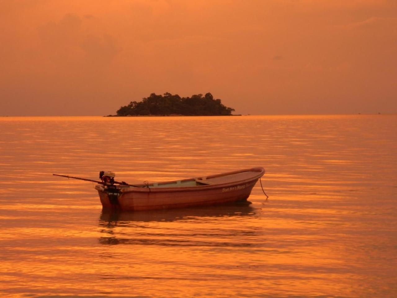 Sandbank Restaurant & Camping Koh Rong Kaoh Touch Esterno foto