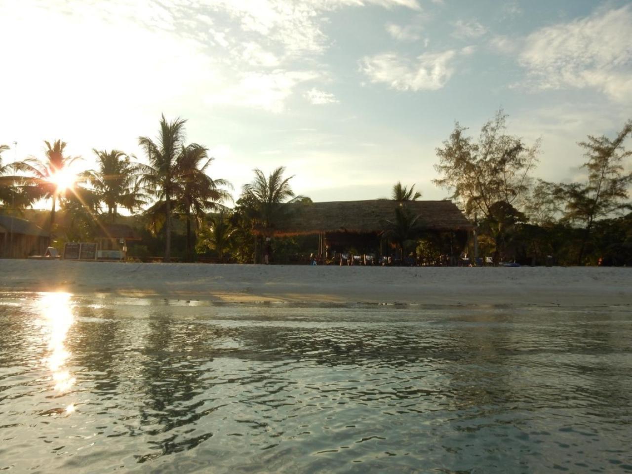 Sandbank Restaurant & Camping Koh Rong Kaoh Touch Esterno foto