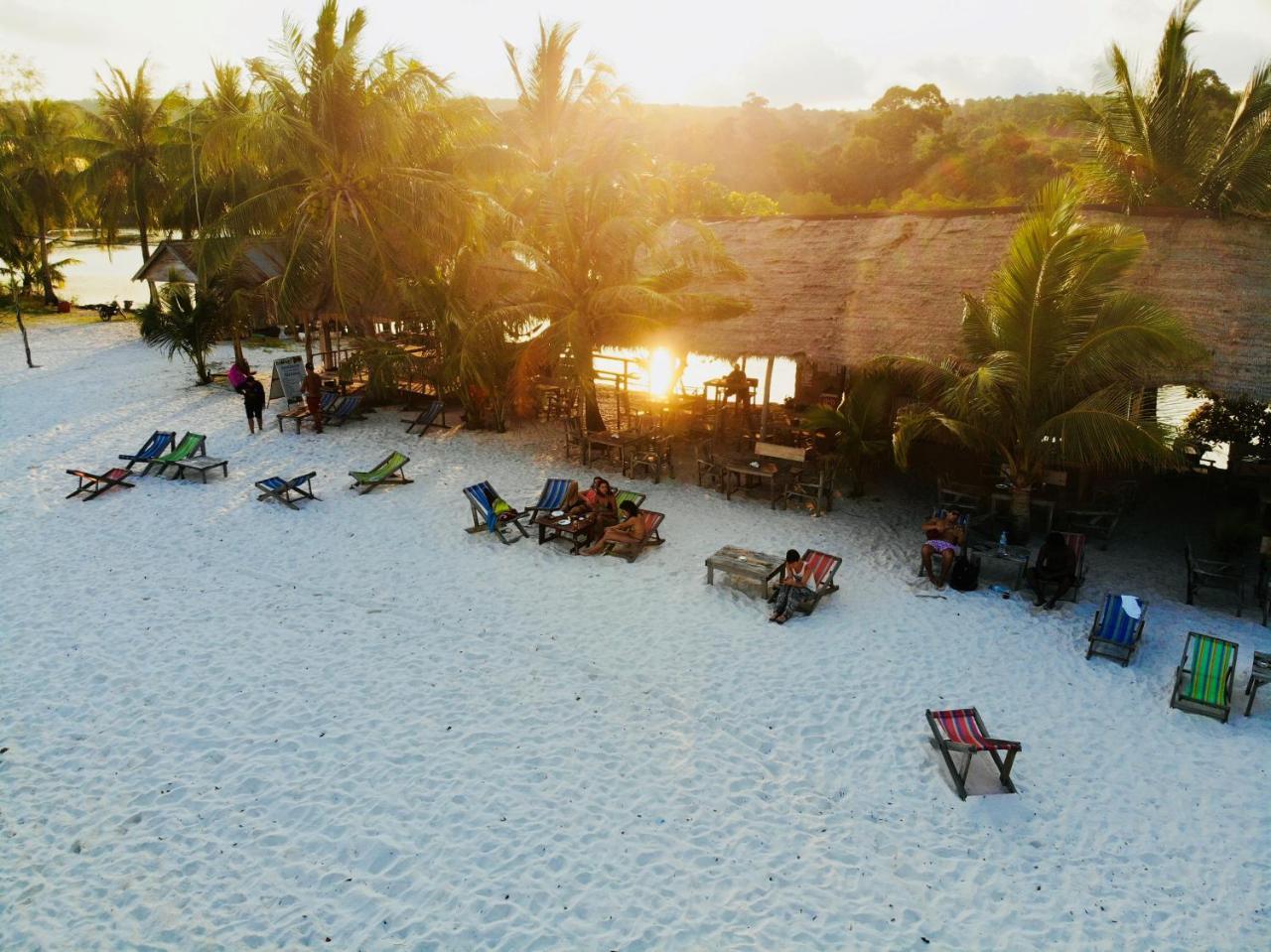 Sandbank Restaurant & Camping Koh Rong Kaoh Touch Esterno foto