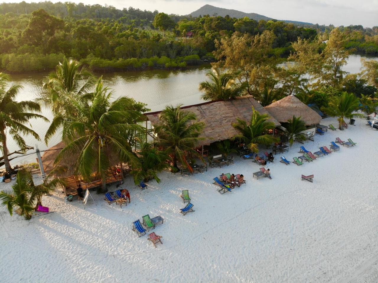 Sandbank Restaurant & Camping Koh Rong Kaoh Touch Esterno foto