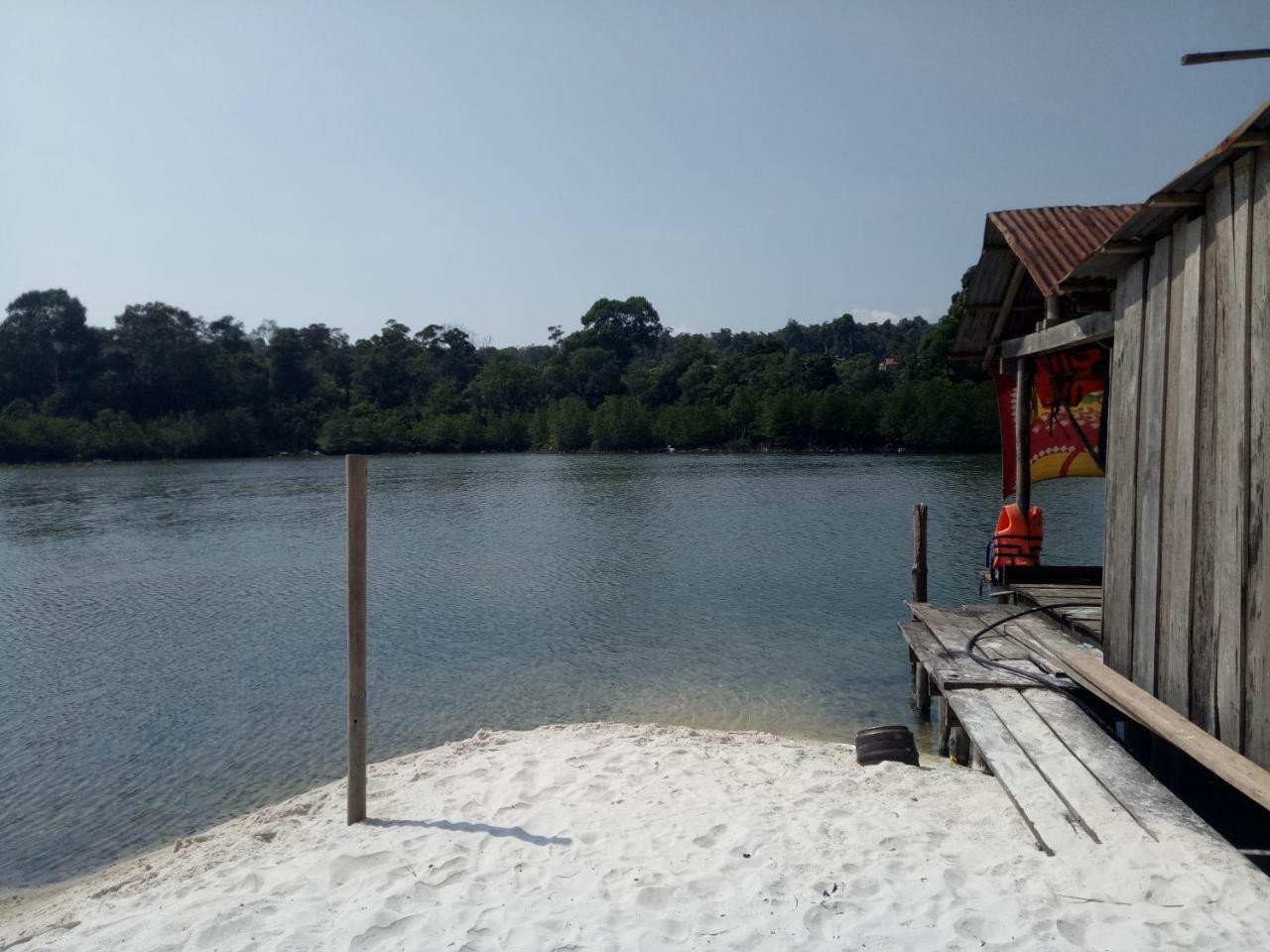 Sandbank Restaurant & Camping Koh Rong Kaoh Touch Esterno foto